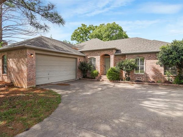 4919 Saddleback Road, Arlington, TX 76017