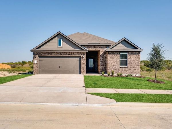 945 Cawthorne Trail, Fort Worth, TX 76108