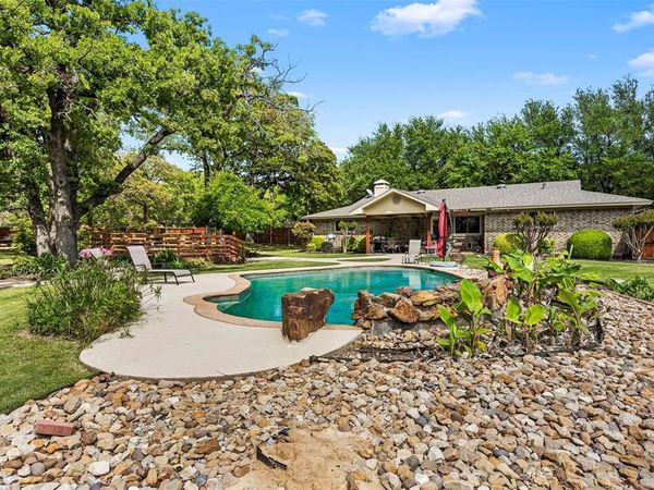 505 Curtis Road, Burleson, TX 76028