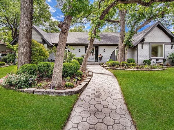 109 Oak Forest Trail, Euless, TX 76039