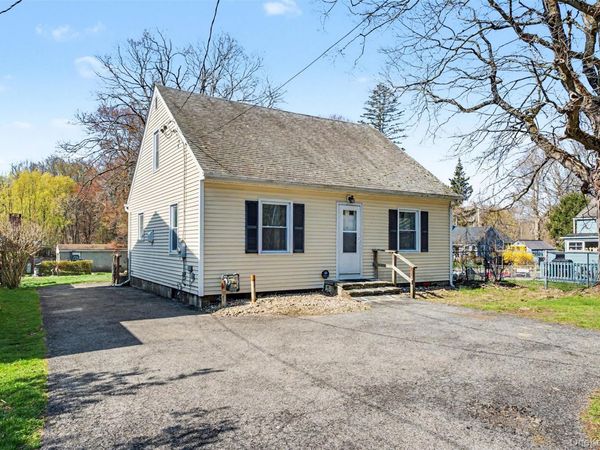 15 Forge Hill Road, New Windsor, NY 12553