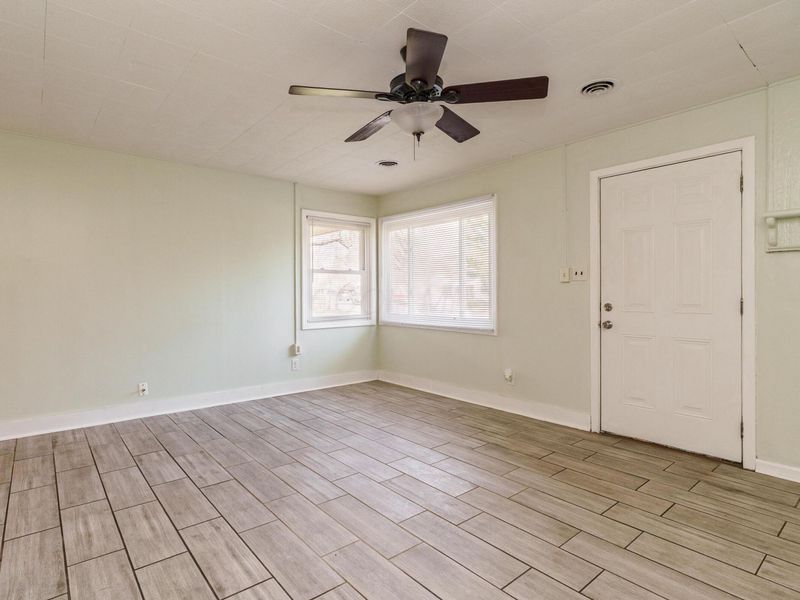 805 Exeter Road, Whitehall, OH 43213 Photo 10