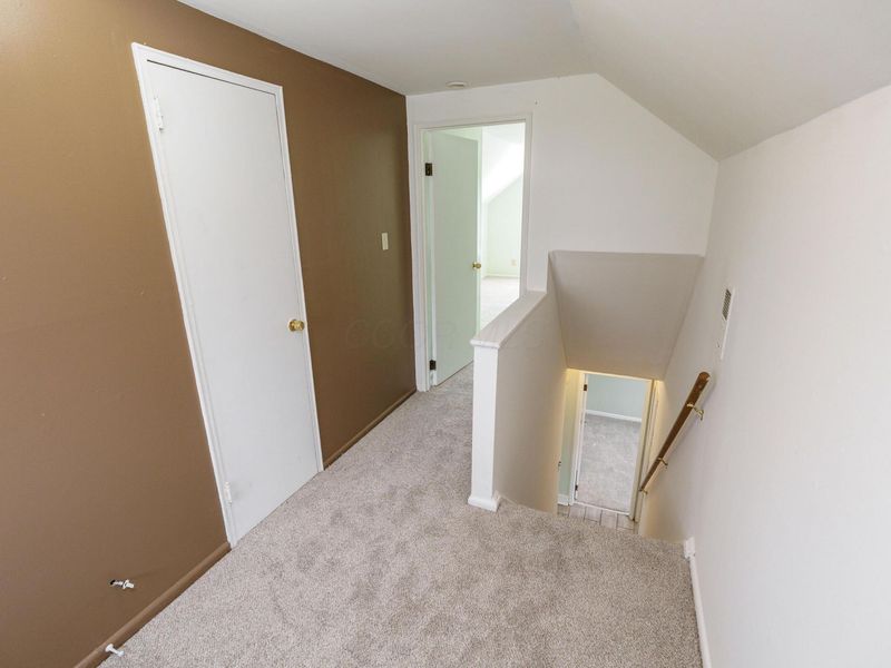 805 Exeter Road, Whitehall, OH 43213 Photo 20