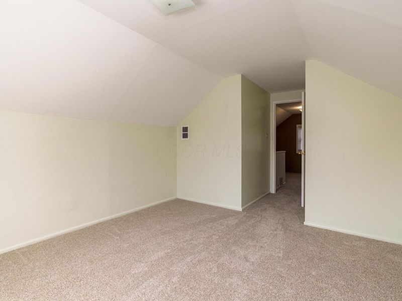 805 Exeter Road, Whitehall, OH 43213 Photo 22