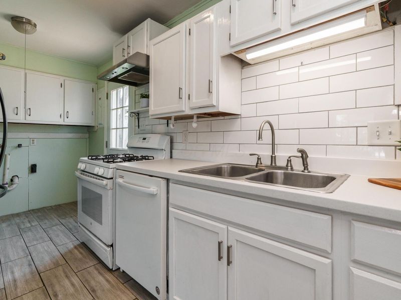 805 Exeter Road, Whitehall, OH 43213 Photo 6