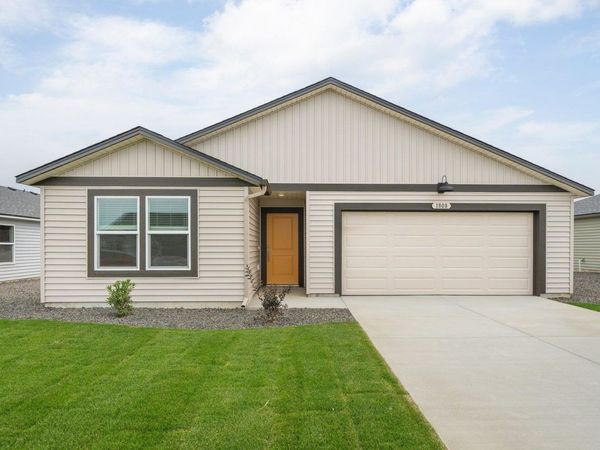 1808 E Boskoop St, Deer Park, WA 99006