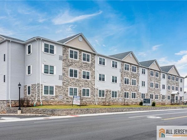 1025 Raritan Road, Clark, NJ 07066