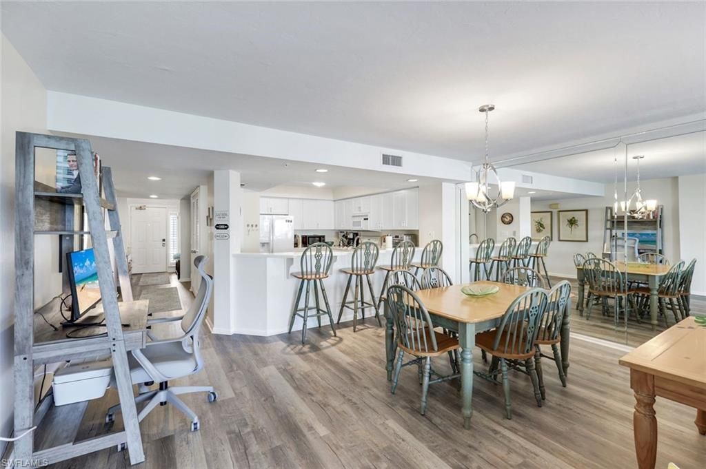 21 Bluebill Ave, Unit B905, Naples, FL 34108 Photo