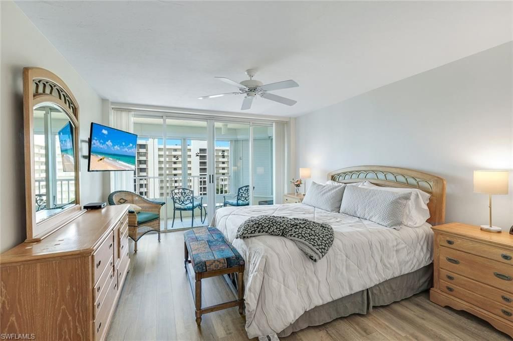 21 Bluebill Ave, Unit B905, Naples, FL 34108 Photo