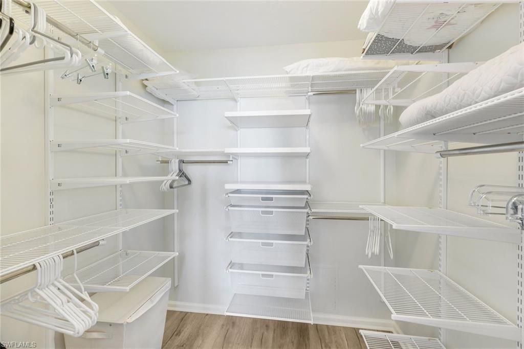 21 Bluebill Ave, Unit B905, Naples, FL 34108 Photo