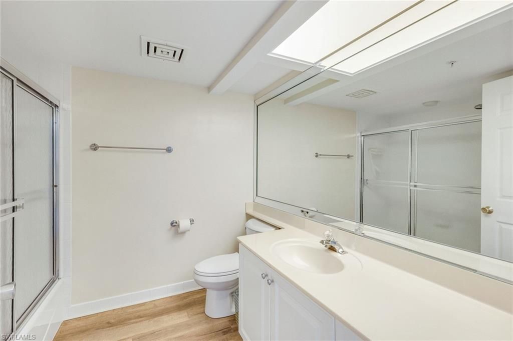 21 Bluebill Ave, Unit B905, Naples, FL 34108 Photo