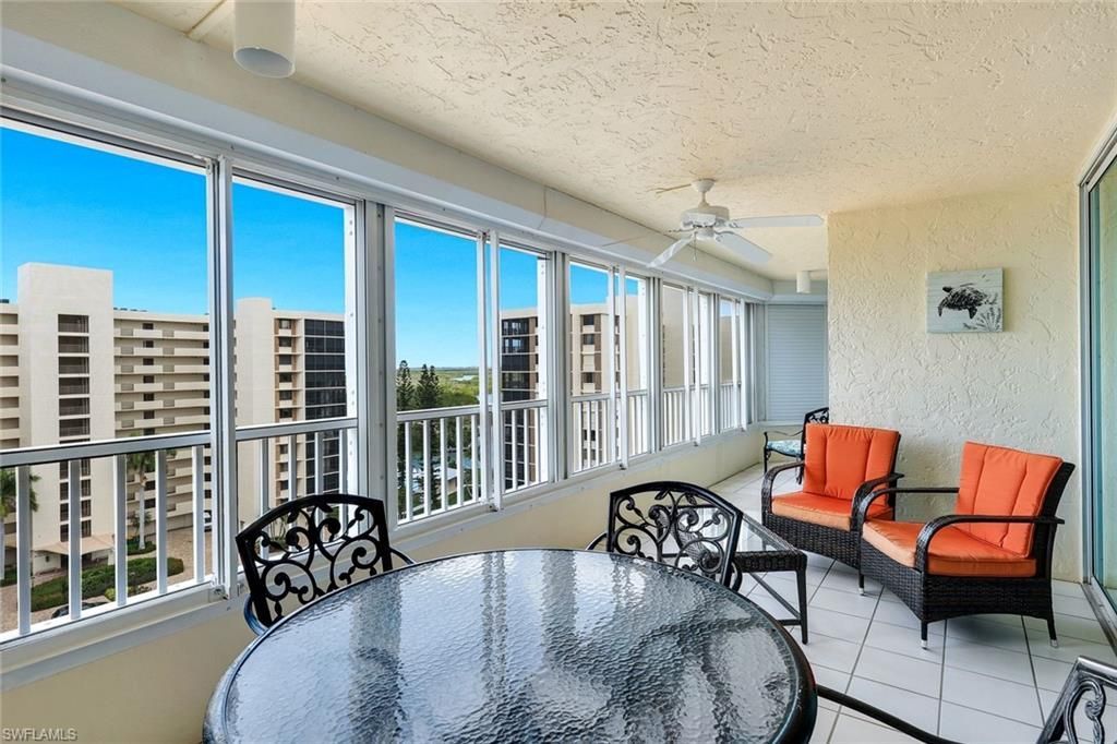 21 Bluebill Ave, Unit B905, Naples, FL 34108 Photo