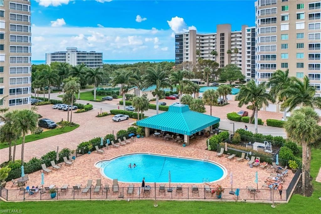 21 Bluebill Ave, Unit B905, Naples, FL 34108 Photo
