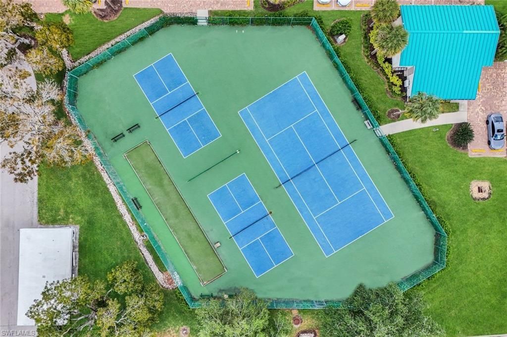 21 Bluebill Ave, Unit B905, Naples, FL 34108 Photo