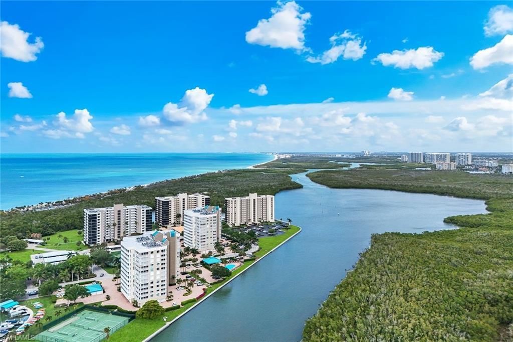 21 Bluebill Ave, Unit B905, Naples, FL 34108 Photo