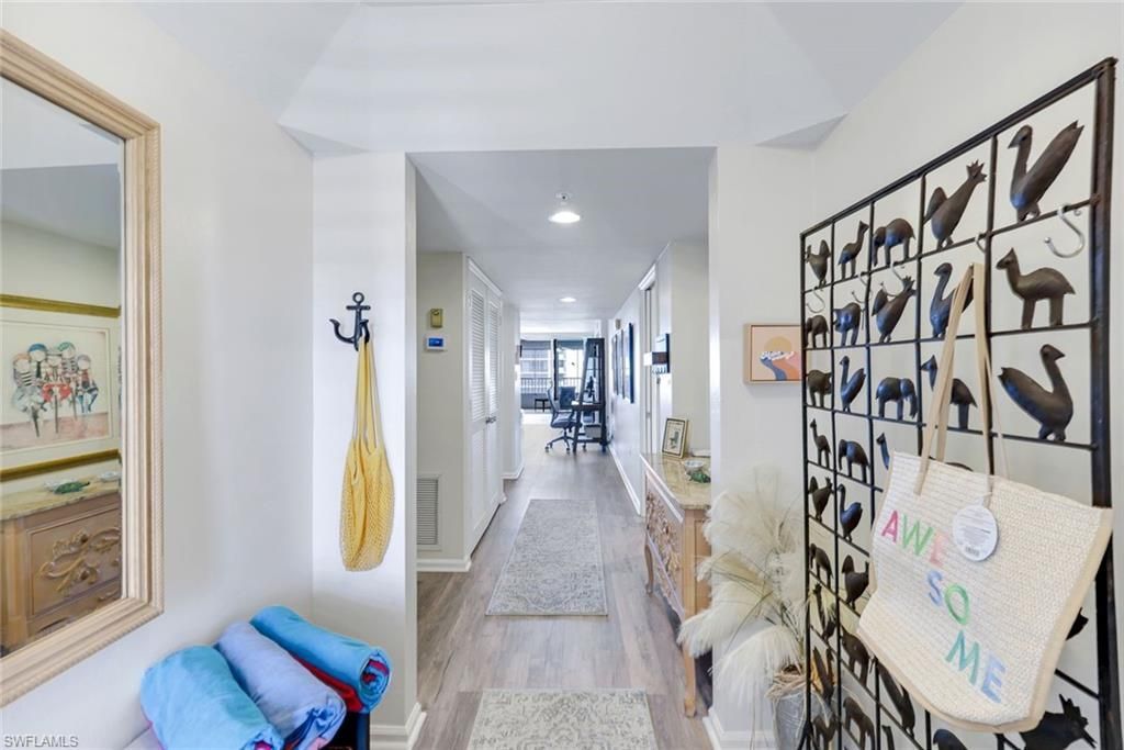 21 Bluebill Ave, Unit B905, Naples, FL 34108 Photo