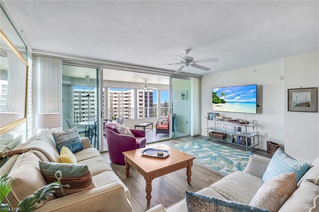 21 Bluebill Ave, Unit B905, Naples, FL 34108 Photo