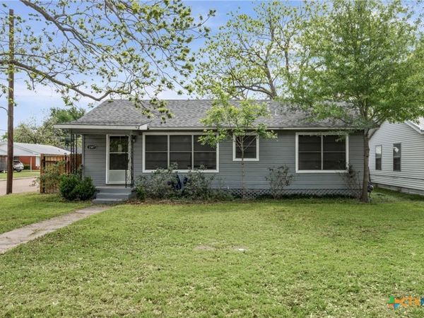 1507 N Cleveland Avenue , Cameron, TX 76520