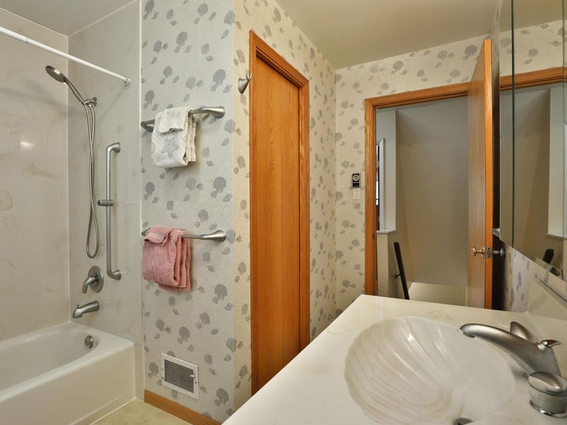 6805 Alloway Street E, Worthington, OH 43085 Photo 32