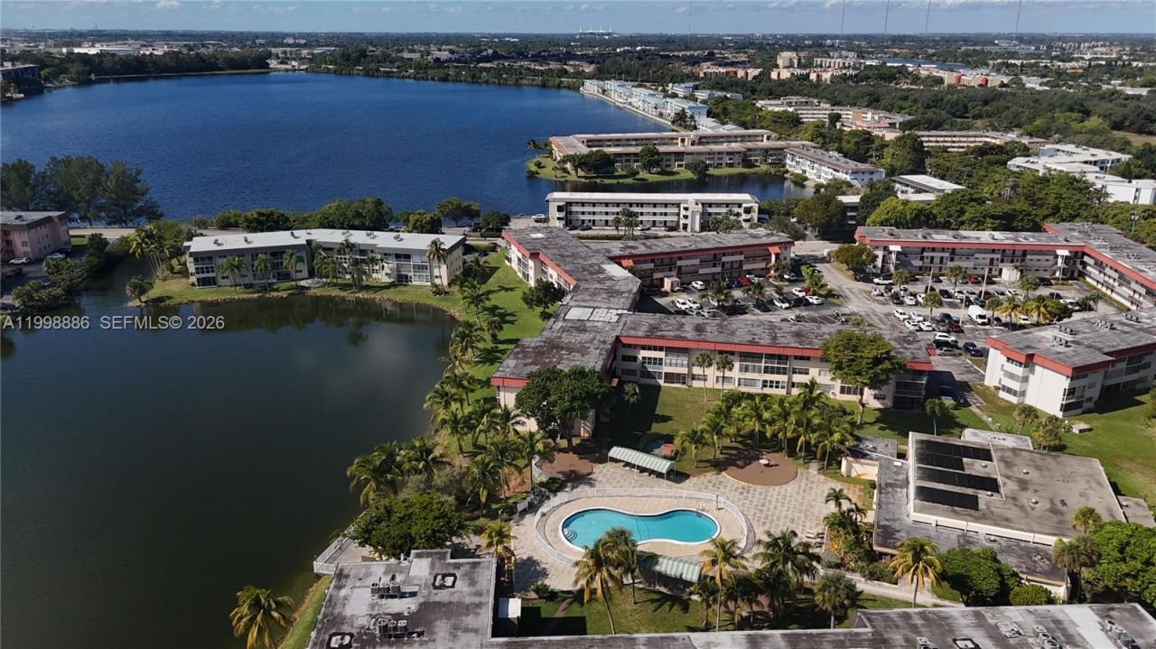 19001 NE 14th Ave, Unit 144, Miami, FL 33179 Photo