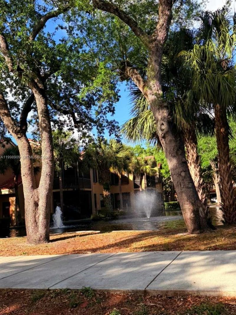 15515 N Miami Lakeway N, Unit 202-11, Miami Lakes, FL 33014 Photo