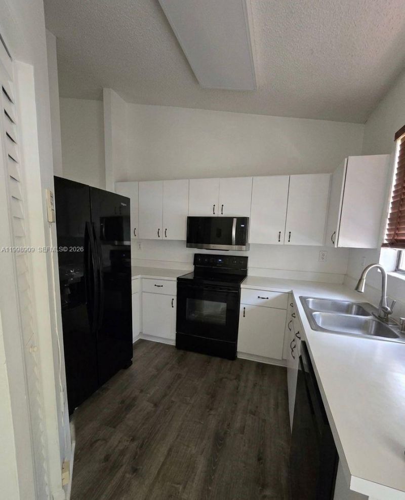 15515 N Miami Lakeway N, Unit 202-11, Miami Lakes, FL 33014 Photo