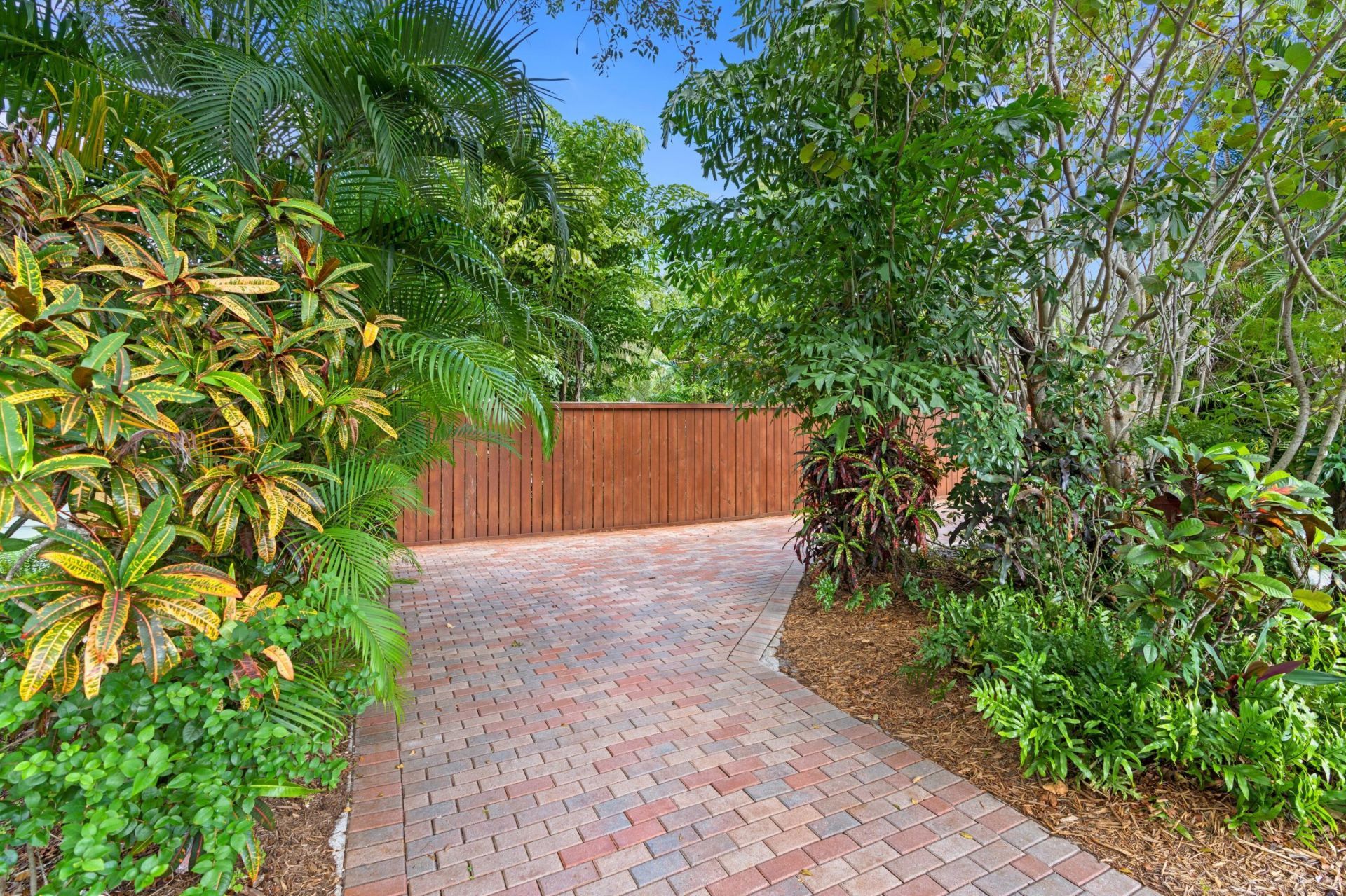 727 Claremore Drive, West Palm Beach, FL 33401 Photo