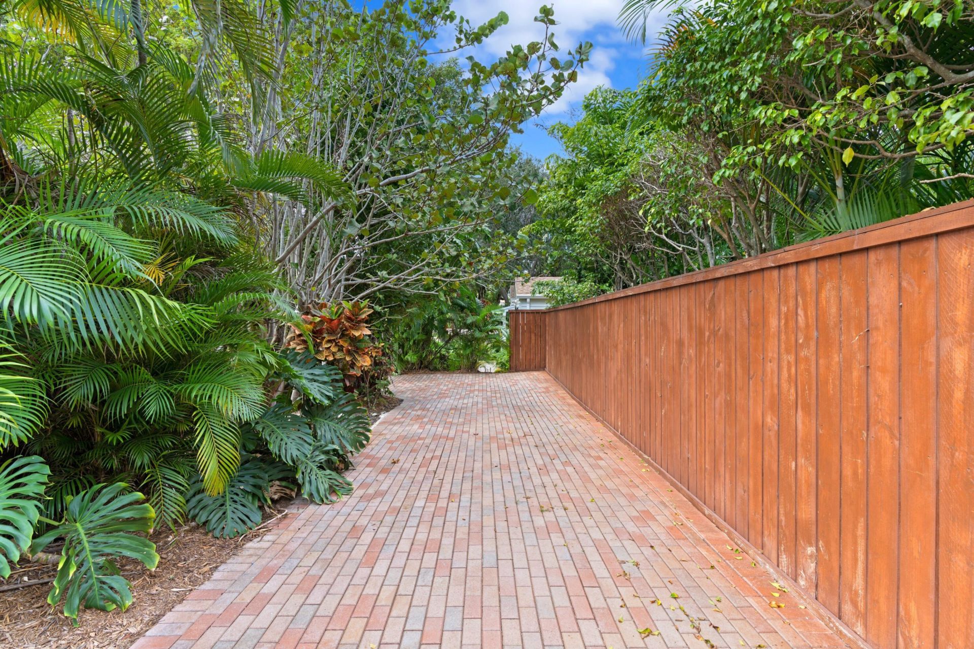 727 Claremore Drive, West Palm Beach, FL 33401 Photo