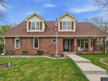 6600 Crooked Creek Drive, Lincoln, NE 68516