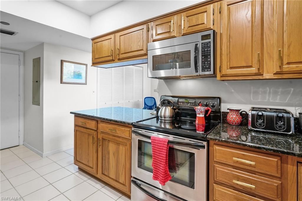 3100 Gulf Shore Blvd N, Unit 104, Naples, FL 34103 Photo