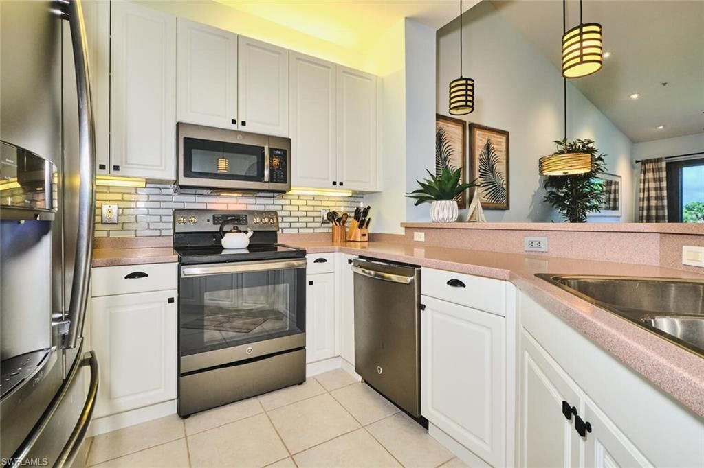 15256 Riverbend Blvd, Unit 202, North Fort Myers, FL 33917 Photo