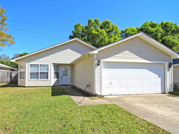 2081 Sequoia Cir, Pensacola, FL 32526