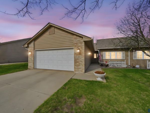 7215 S Witzke Pl, Sioux Falls, SD 57108