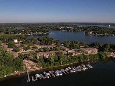 4387 Wilshire Boulevard, Unit 212, Mound, MN 55364