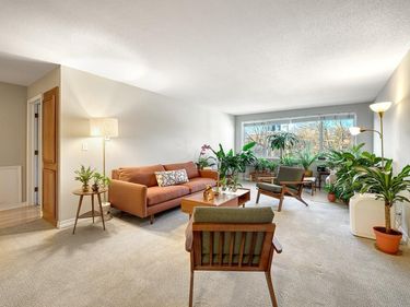 2700 W 44th Street, Unit 315, Minneapolis, MN 55410