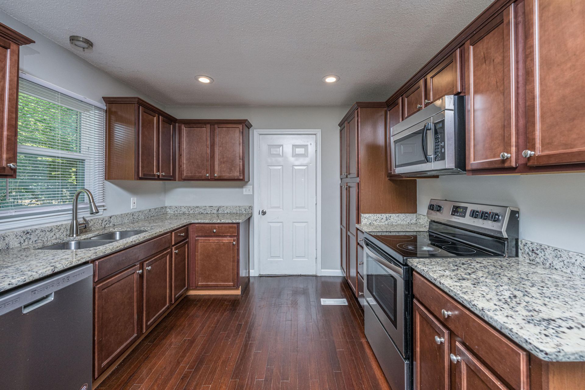 245 Mary Scott Drive Photo 13