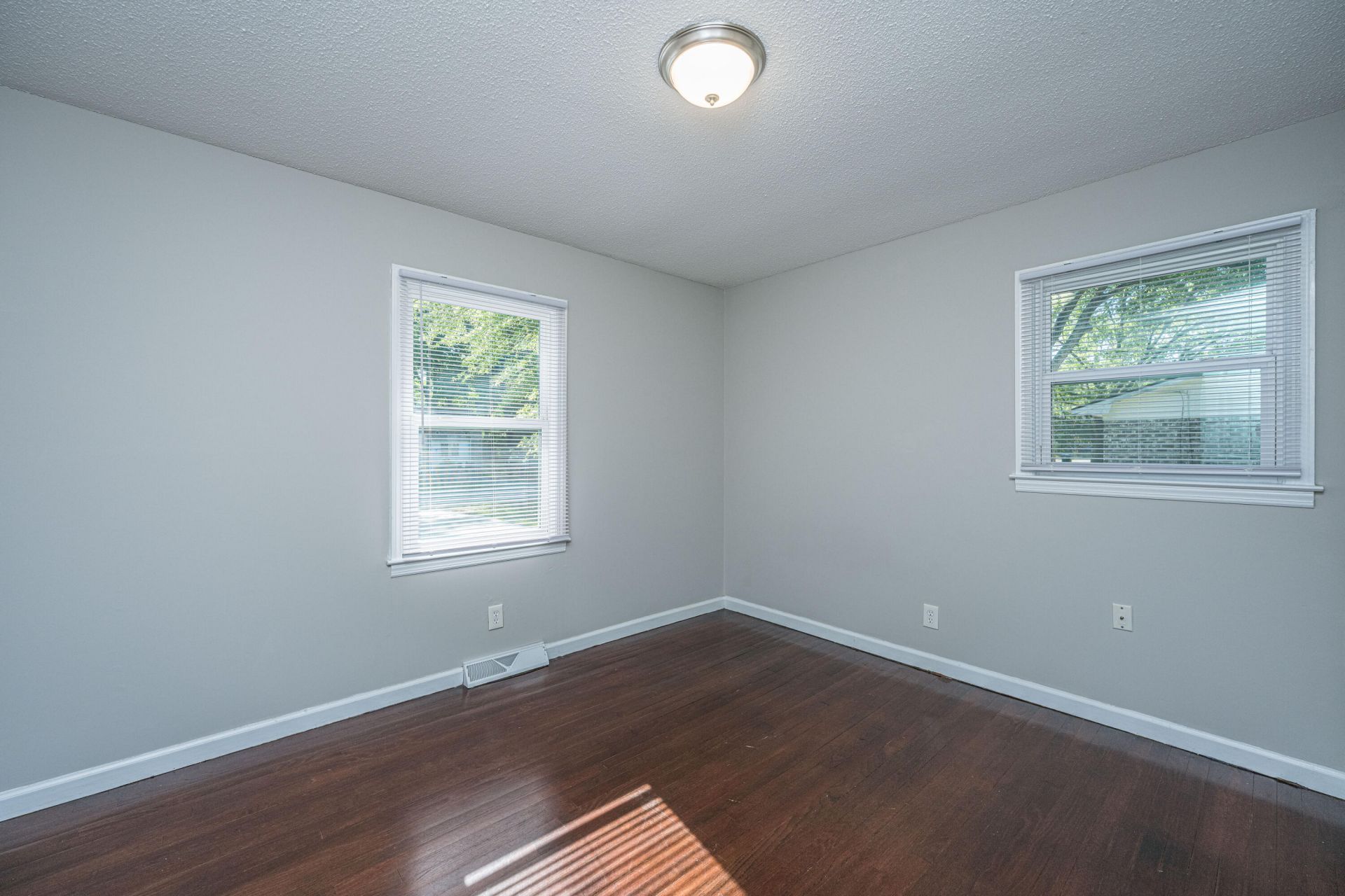 245 Mary Scott Drive Photo 19