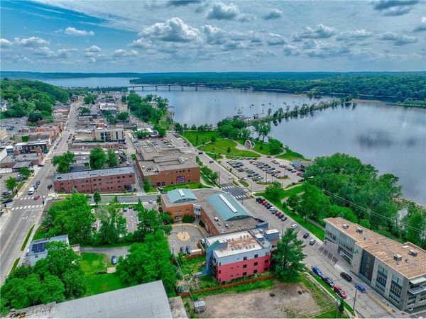 720 1st Street, Unit 1S, Hudson, WI 54016