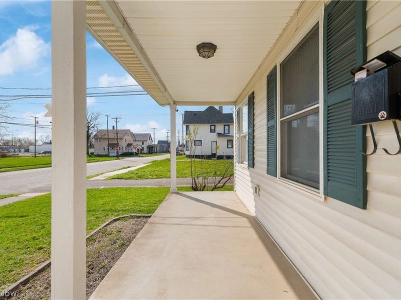1415 2nd Street NE, Canton, OH 44704 Photo 4