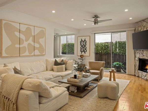 1338 Harvard Street, Unit A, Santa Monica, CA 90404