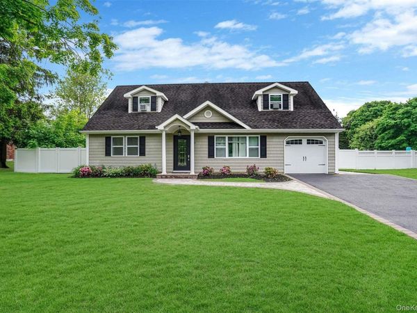 278 Pipe Stave Hollow Road, Mount Sinai, NY 11766