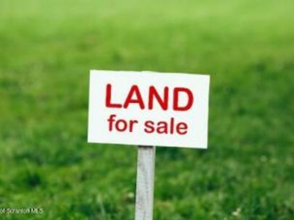 320 Depew Avenue, Mayfield, PA 18433