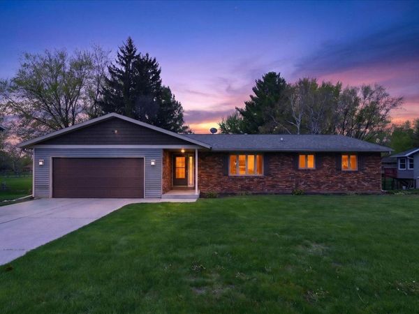 508 Woodvale Drive, DeForest, WI 53532