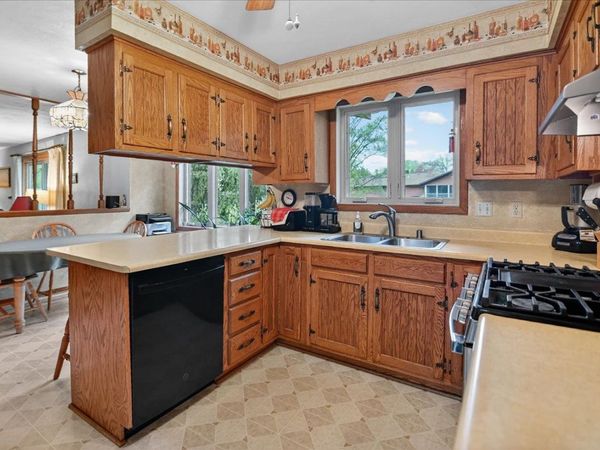 508 Woodvale Drive, DeForest, WI 53532