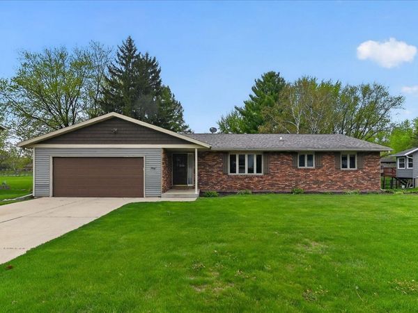 508 Woodvale Drive, DeForest, WI 53532