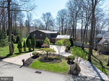 5120 WHITE OAK DRIVE, INDIANA, PA 15701