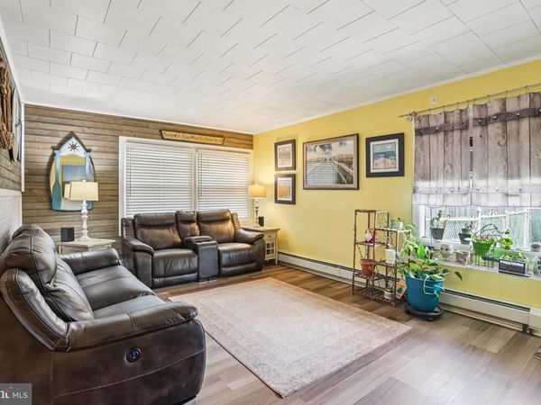 47 GLENWOOD LANE, LEVITTOWN, PA 19055