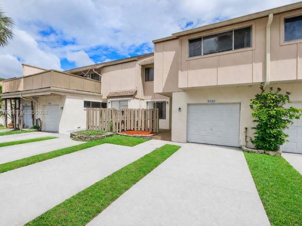 8243 NW 9th Ct , Unit 7, Plantation, FL 33324