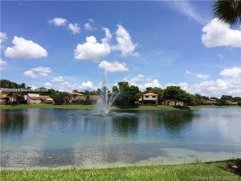 17268 NW 60th Ct, Hialeah, FL 33015 Photo