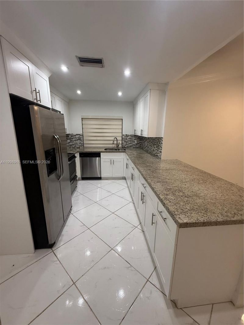 17268 NW 60th Ct, Hialeah, FL 33015 Photo
